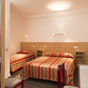 Aparthotel Family, Parigi