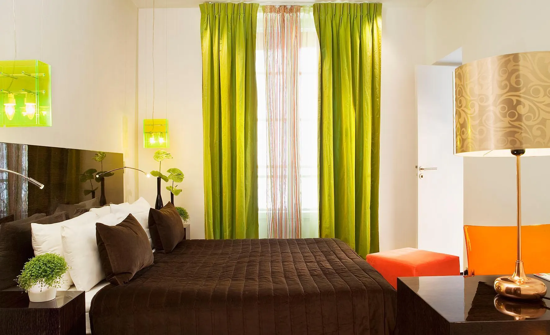 Hotel Le Rocroy Parijs